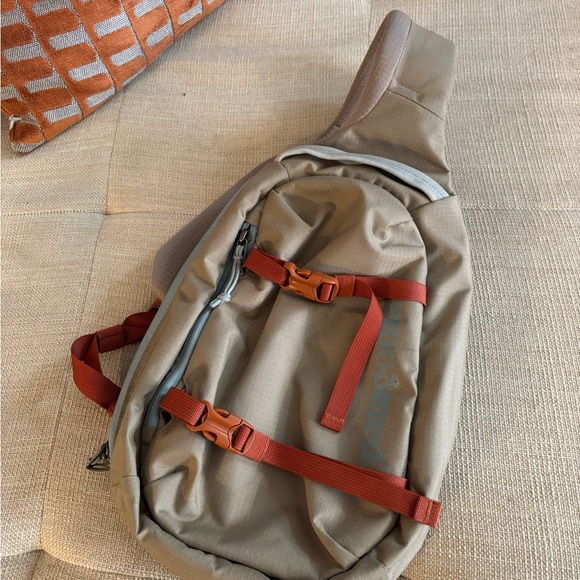 Patagonia Atom Sling Bag - Picture 1 of 4